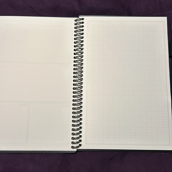 Smart book planner includes pen and cleaning cloth - Picture 4 of 5